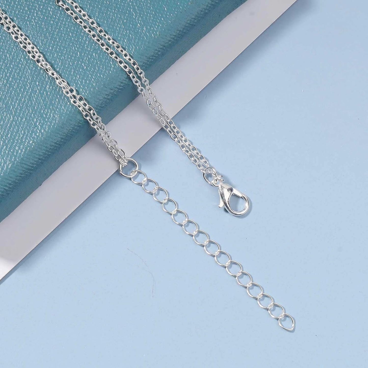 Boho Layered Shell Pineapple Choker Necklace Silver Seashell Pendant Necklace Vintage Cowrie Shell Necklace Beach Charm Necklace Jewelry for Women Gifts