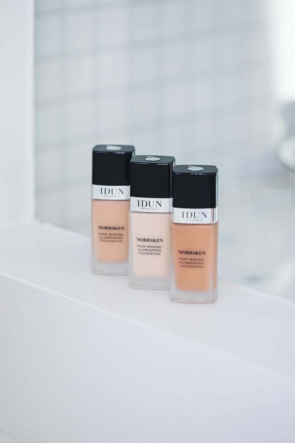 Liquid Norrsken Foundation - Silky Smooth Coverage - Luminous, Dewy Finish for Dry and Dull Skin - Water Resistant and Vegan Makeup - 220 Runa - Neutral Olive Beige - 1.01 oz