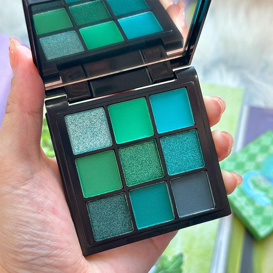 9 Colors Green Smoky Matte Shimmer Eyeshadow Palette with Mirror for Eye Makeup,High Pigmented Eye Shadow Primers Powder Palet de sombras de ojos