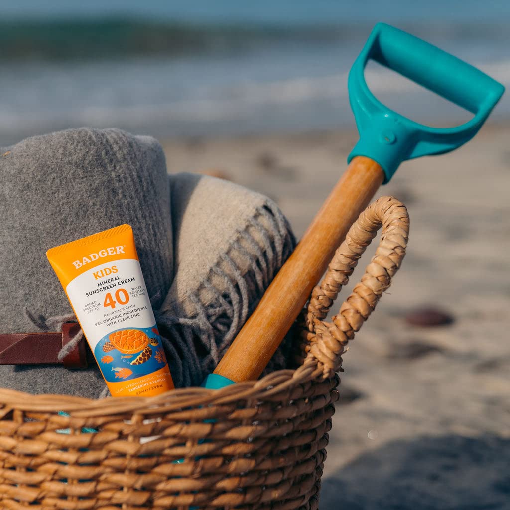 Badger Kids Mineral Sunscreen Cream SPF 40, 98% Organic Ingredients, Zinc Oxide Sunscreen for Kids Face & Body, Water Resistant, Reef Friendly, Hawaii Approved Broad Spectrum Sunblock, 2.9 fl oz