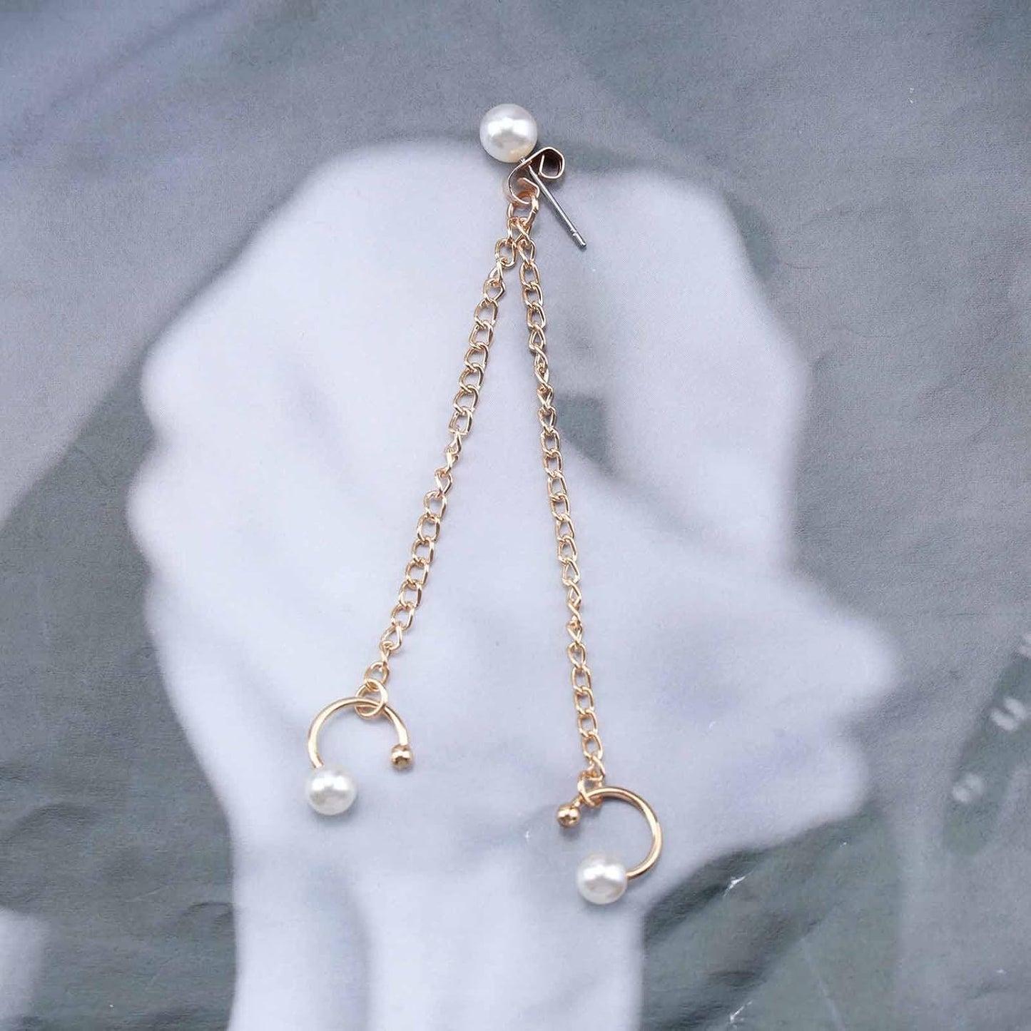 Vintage Pearl Cuff Chain Earrings Gold Chain Ear Cuffs Dangle Chain Cartilage Earrings Pearl Studs Earrings Cartilage Helix Earrings Helix to Lobe chain earrings Jewelry for Women and Girls (Gold A)
