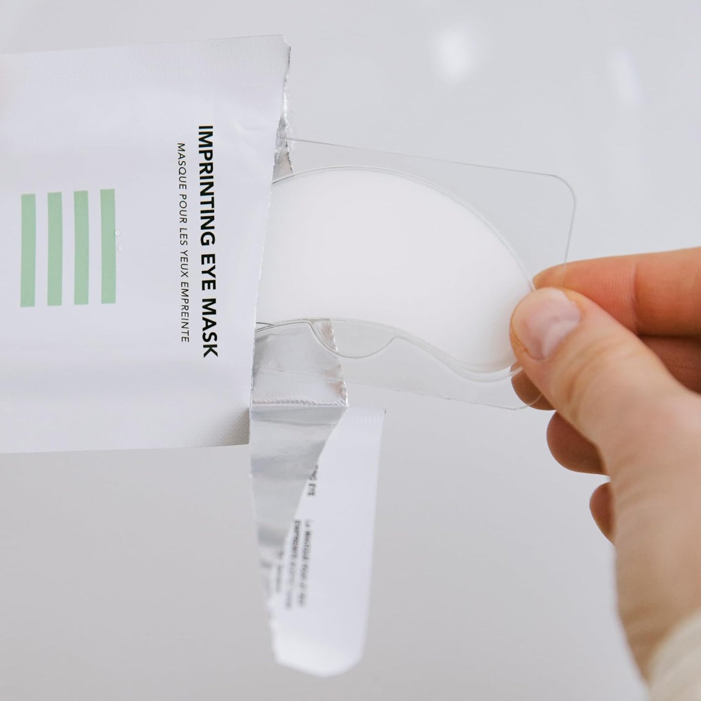 Bioeffect Imprinting Eye Masks (8 pairs), Deeply Moisturizing, Soothing Anti-Aging Gel Eye Patches with Hyaluronic Acid, Supercharge Your Eye Serum, Fight Tired Eyes, Wrinkles, and Puffiness