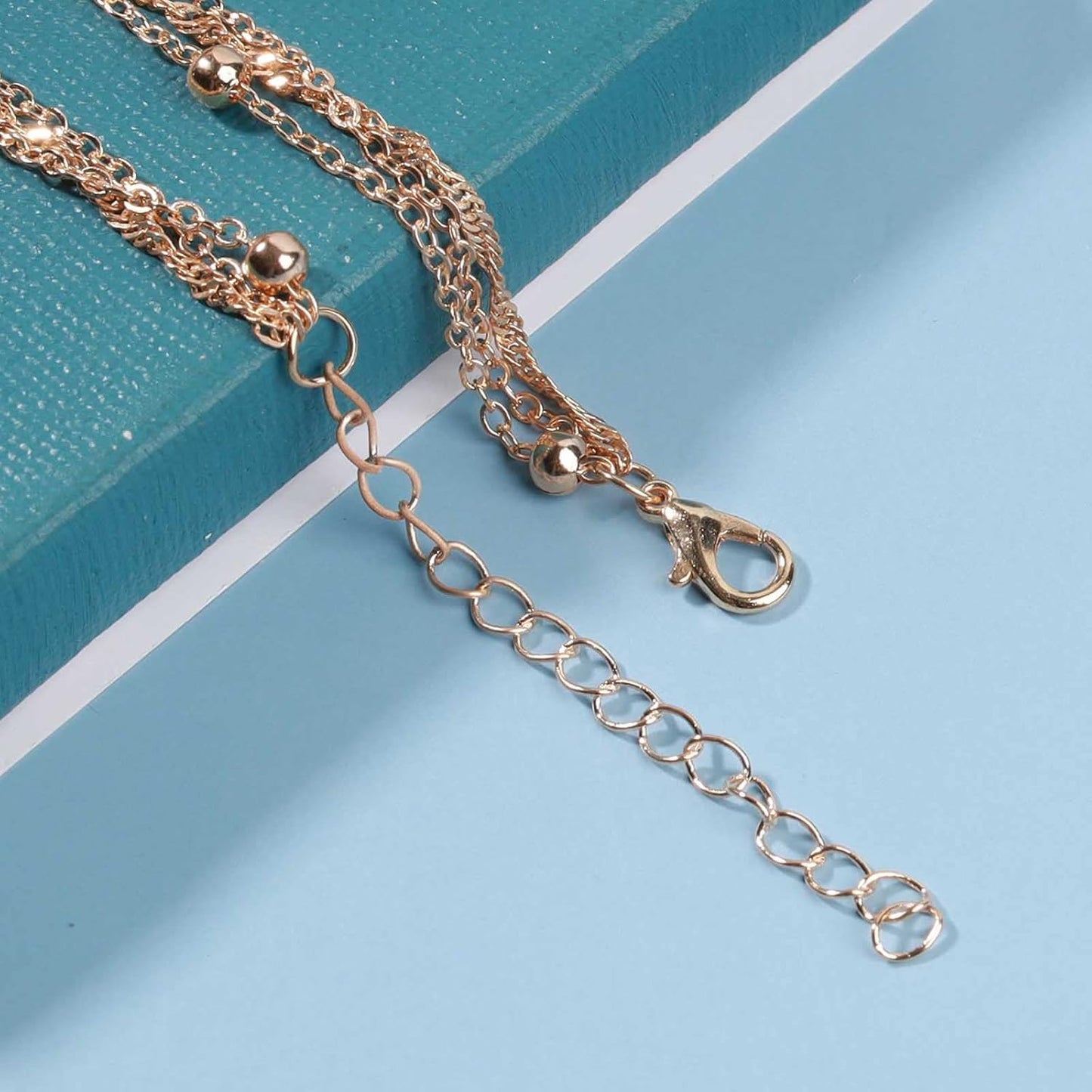 Boho Coin Disc Necklace Choker Gold Layered Shell Pendant Necklace Vintage Seashell Necklace Retro Singapore Chain Necklace Jewelry for Women Gifts