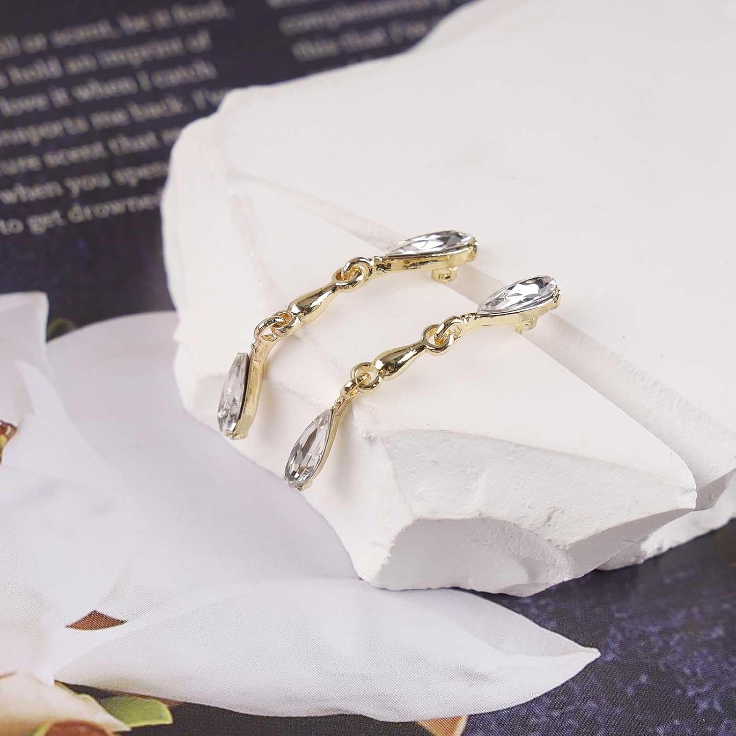 Vintage Crystal Teardrop Earrings Long Linear Rhinestone Earrings Gold Crystal Stud Earrings Sparkly Cz Bridal Earrings Jewelry for Women