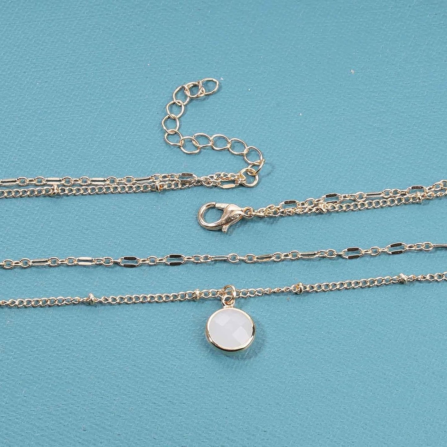 Boho Layered Opal Moonstone Necklace Choker Gold Round Opalite Necklace Clear Quartz Necklace Faceted Crystal Pendant Necklace Chain Jewelry for Women and Girls