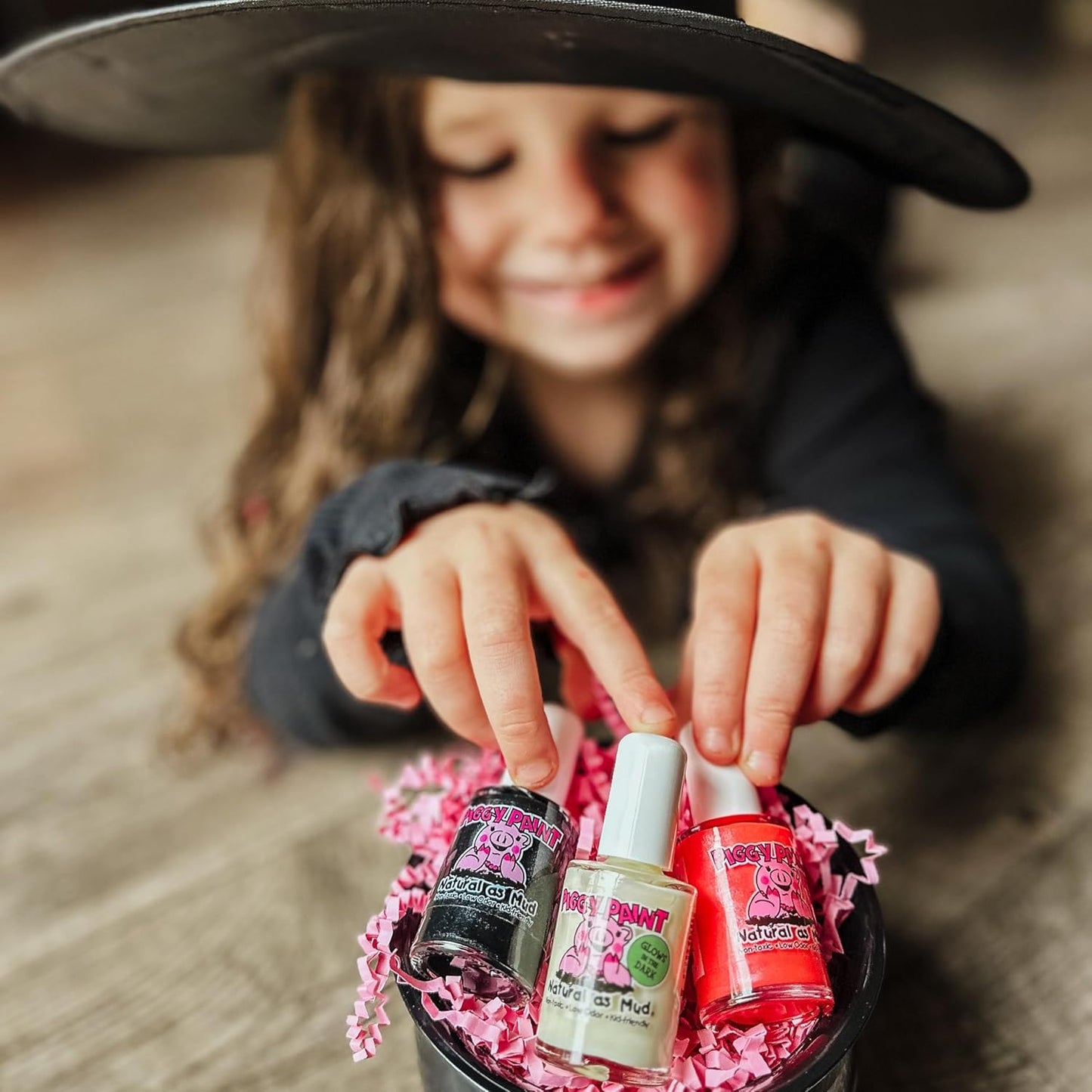 Piggy Paint | 100% Non-Toxic Girls Nail Polish | Safe, Cruelty-free, Vegan, & Low Odor for Kids | Ghouls Wanna Have Fun (Halloween Gift Set with 1 Glow in the Dark Polish)