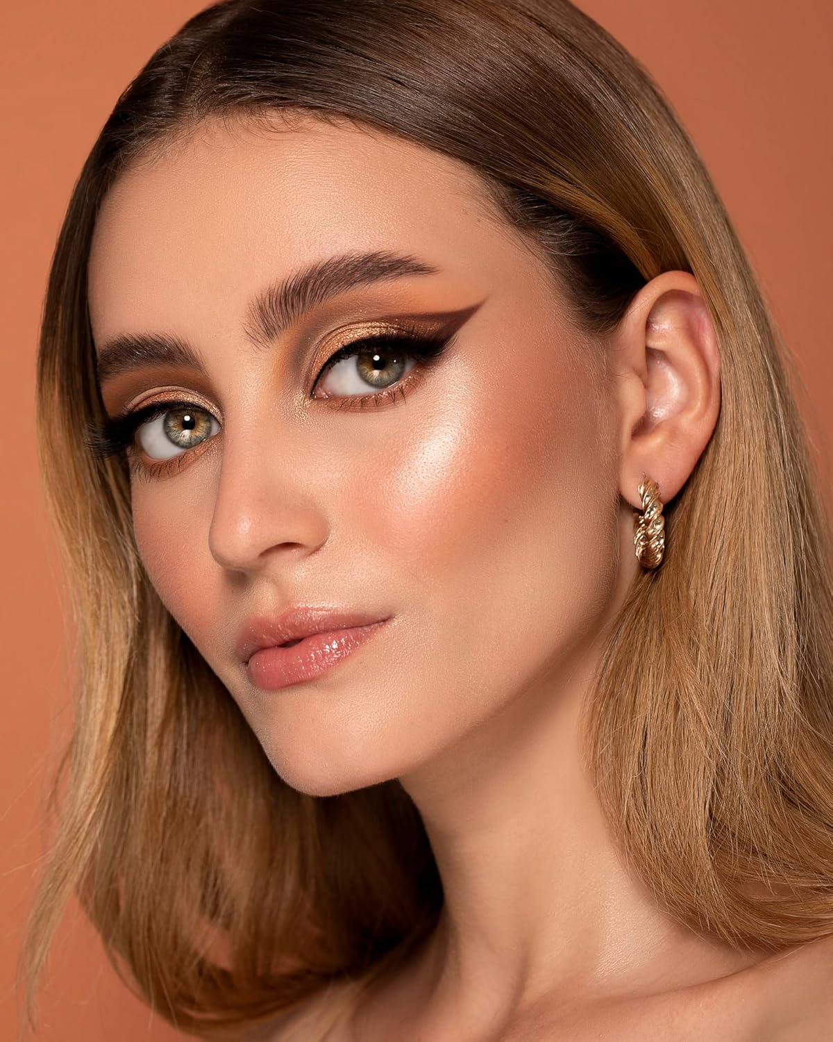 Sigma Beauty GlowKissed Highlight Palette | Highlighted Warm Tones | Glow Vibes, Mirror Included